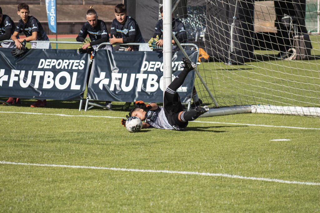 ¿Cuál es la equivalencia de las tallas de guantes de portero?