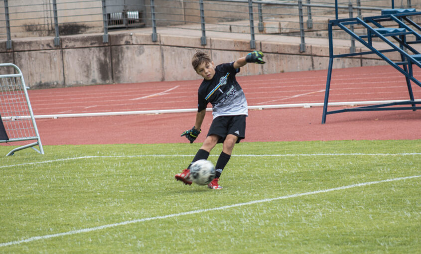 ¿Podemos utilizar botas de hierba artificial para césped natural?